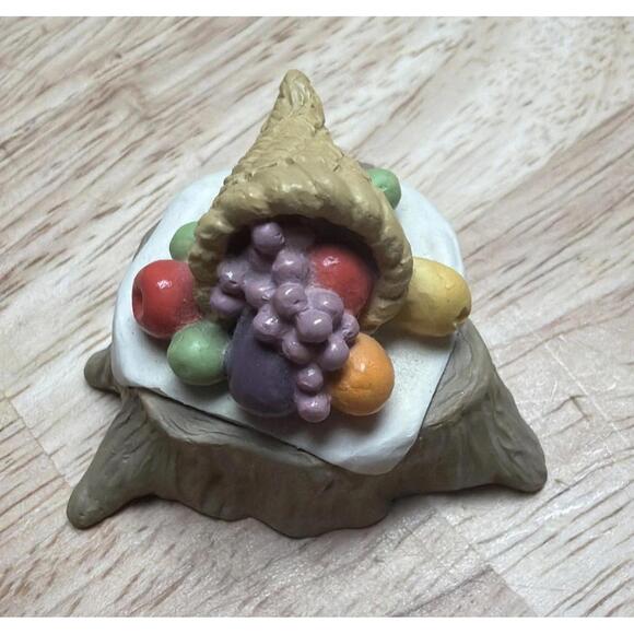 Hallmark Other - 1995 HALLMARK THANKSGIVING MERRY MINIATURE FEAST TABLE #QFM8167 Cornucopia